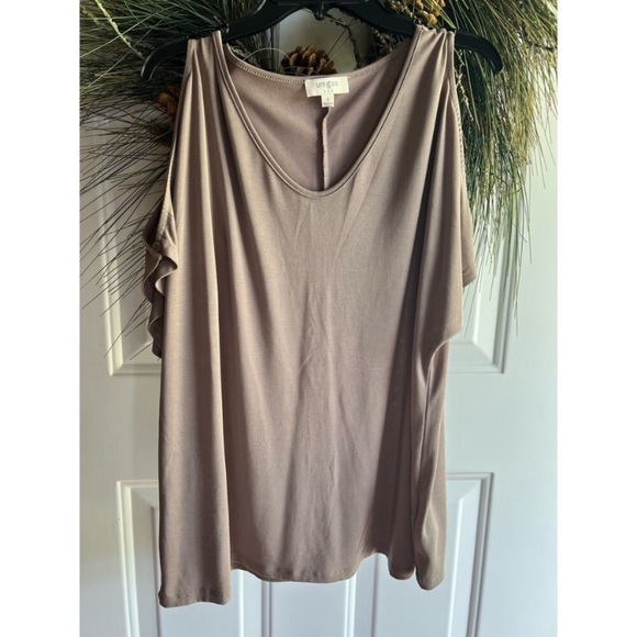 Umgee Taupe Colored Short Sleeve Cold Shoulder top - Picture 8 of 11